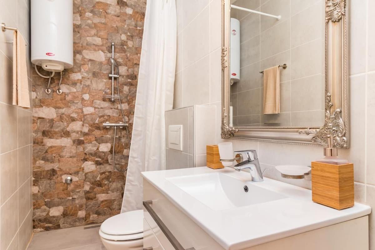 Gridolina Apartment Пула Екстериор снимка