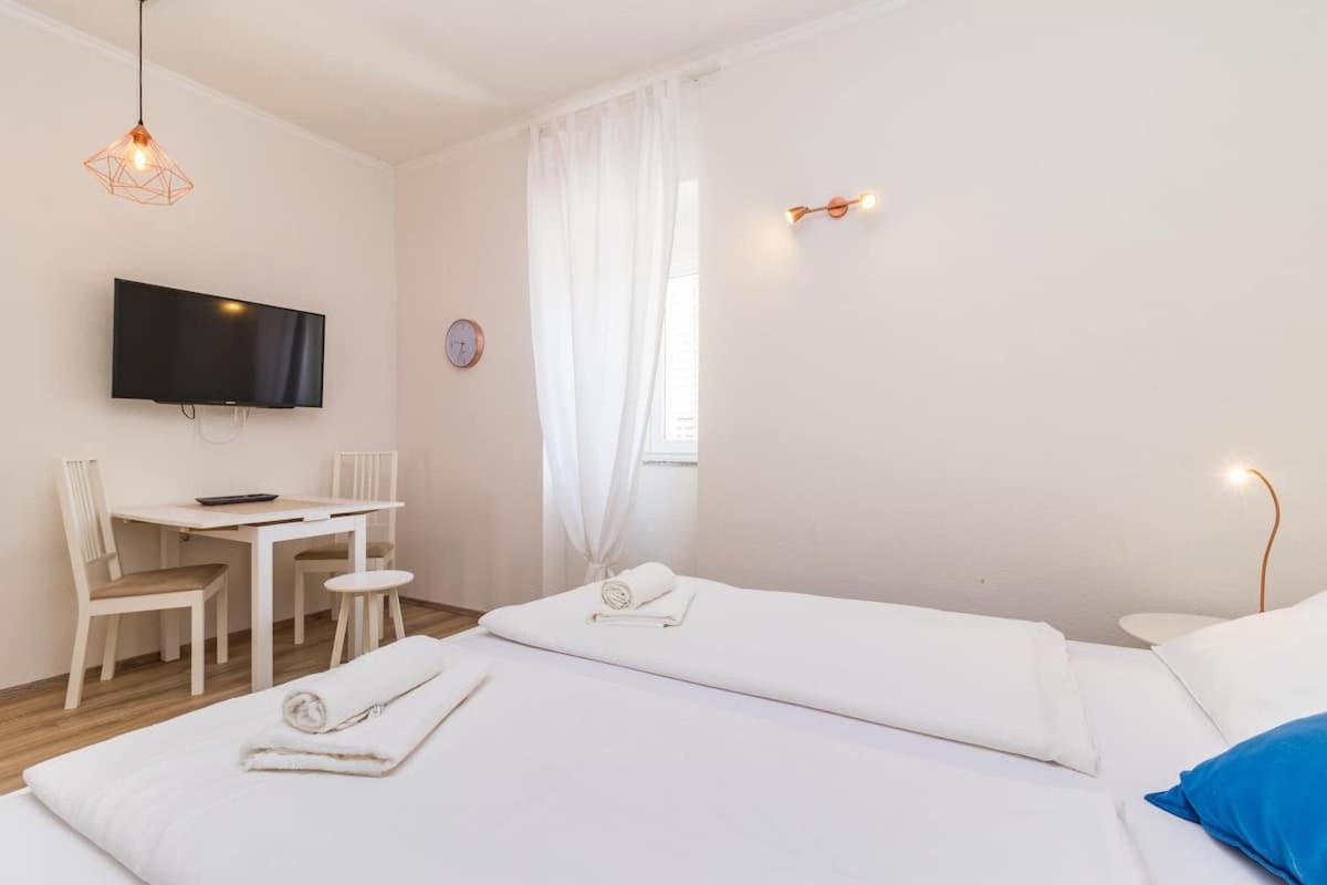 Gridolina Apartment Пула Екстериор снимка